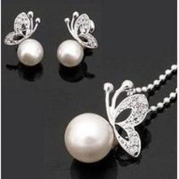 Silver Plated Pearl Butterfly Necklace artificial imitation fashion jewellery online